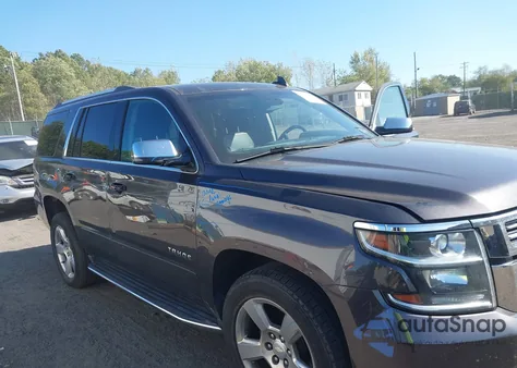 2018 Chevrolet Tahoe Premier z USA, uszkodzony, nr VIN 1GNSKCKC9JR192664
